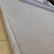 Tapis sur mesure en laine couleur Mastic