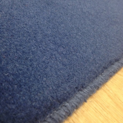 Tapis sur mesure en laine couleur Bleu window