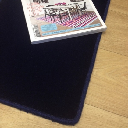 Tapis sur mesure en laine couleur Bleu foncé