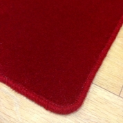 Tapis sur mesure en laine couleur Framboise