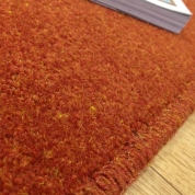 Tapis sur mesure en laine couleur rouge orangé gamme York Wilton