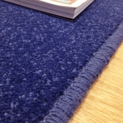 Tapis sur mesure en laine couleur Bleu windsor gamme York Wilton