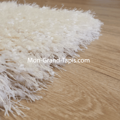 Echantillon tapis shaggy sur mesure blanc écru par Mon Grand tapis sélection